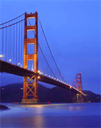 El puente Golden Gate Bridge, San Francisco (California), abierto al transito en Mayo 28, 1937 inaugurado por el  Presidente Franklin D. Roosevelt. El Golden Gate largo 4,200 pies. Las dos torres son altos 746 pies. Tiene 5 lineas para el transito.. Uno de los monumentos mas importantes de California como muestra de la capacidad de ingenieria de los Californianos...